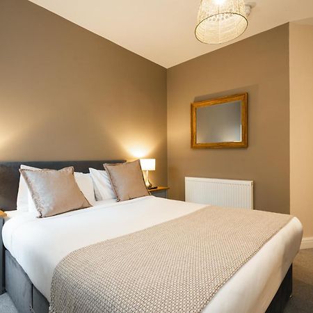 Rooms At The Dressers Arms チョーリー エクステリア 写真