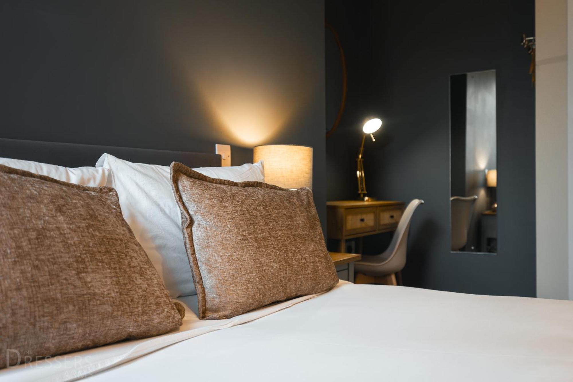 Rooms At The Dressers Arms チョーリー エクステリア 写真
