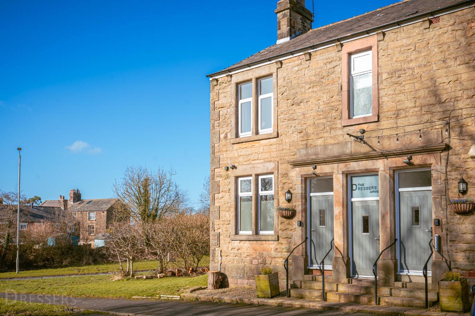 Rooms At The Dressers Arms チョーリー エクステリア 写真