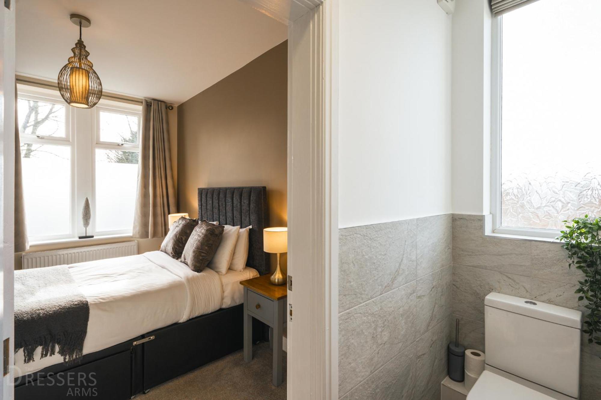 Rooms At The Dressers Arms チョーリー エクステリア 写真