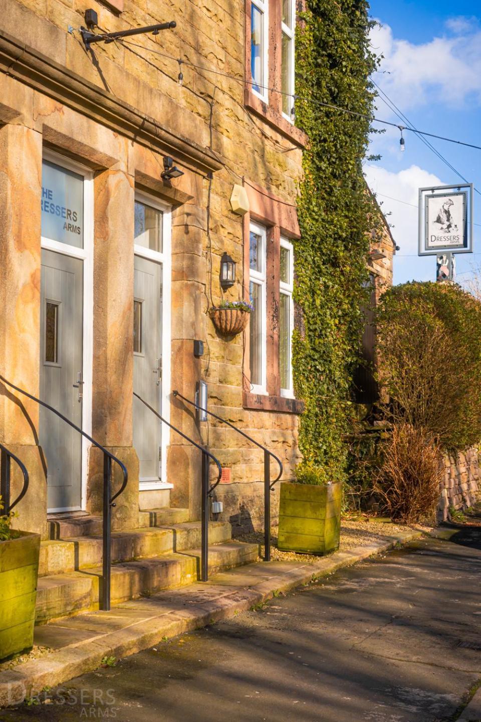 Rooms At The Dressers Arms チョーリー エクステリア 写真