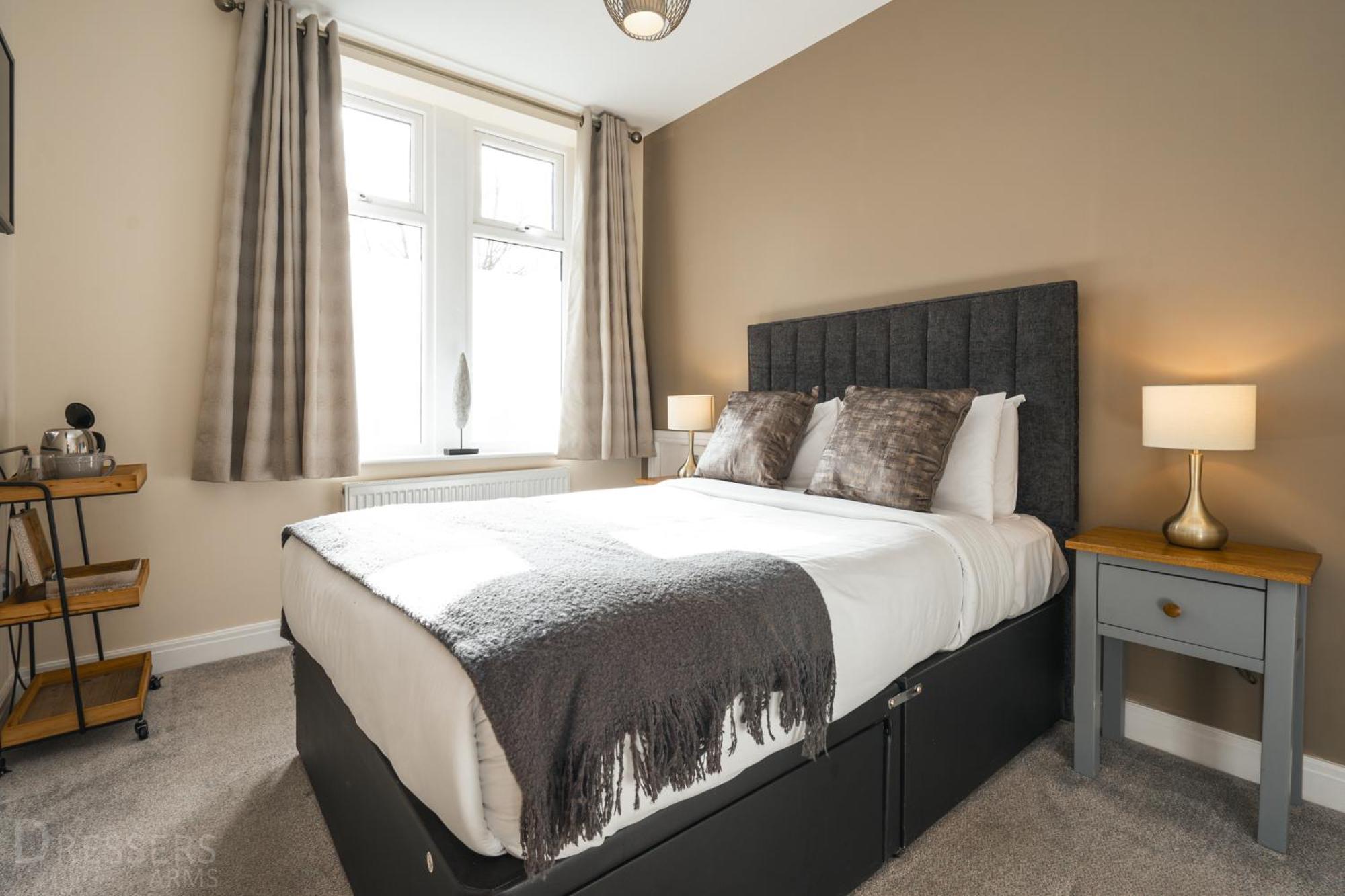 Rooms At The Dressers Arms チョーリー エクステリア 写真